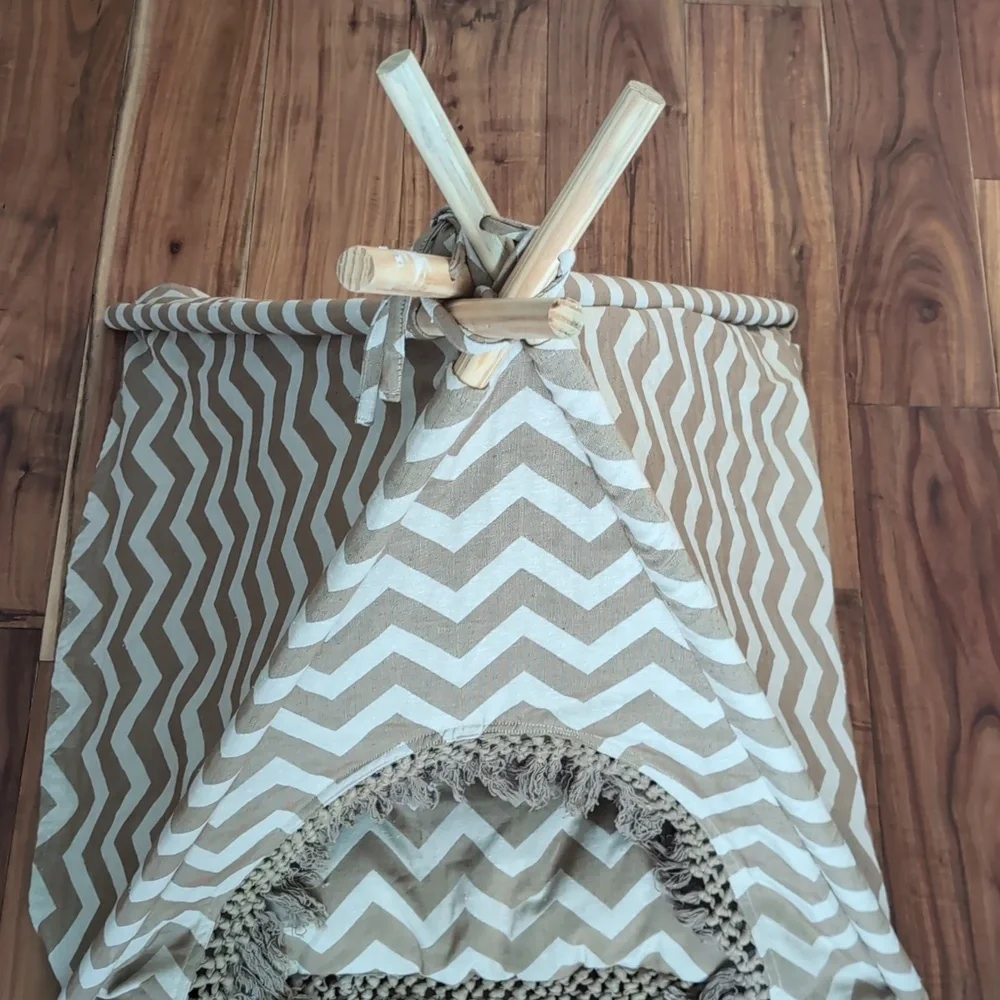 Chevron Fringe Pet Cotton Teepee With Cushioned Bottom ❤️
